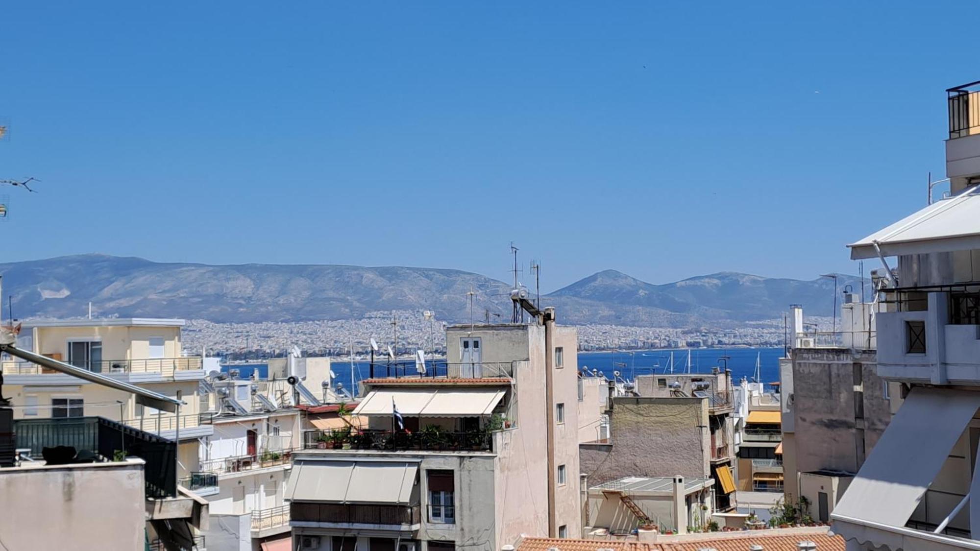 Tomis Sea View Apartment พีเรียส ภายนอก รูปภาพ